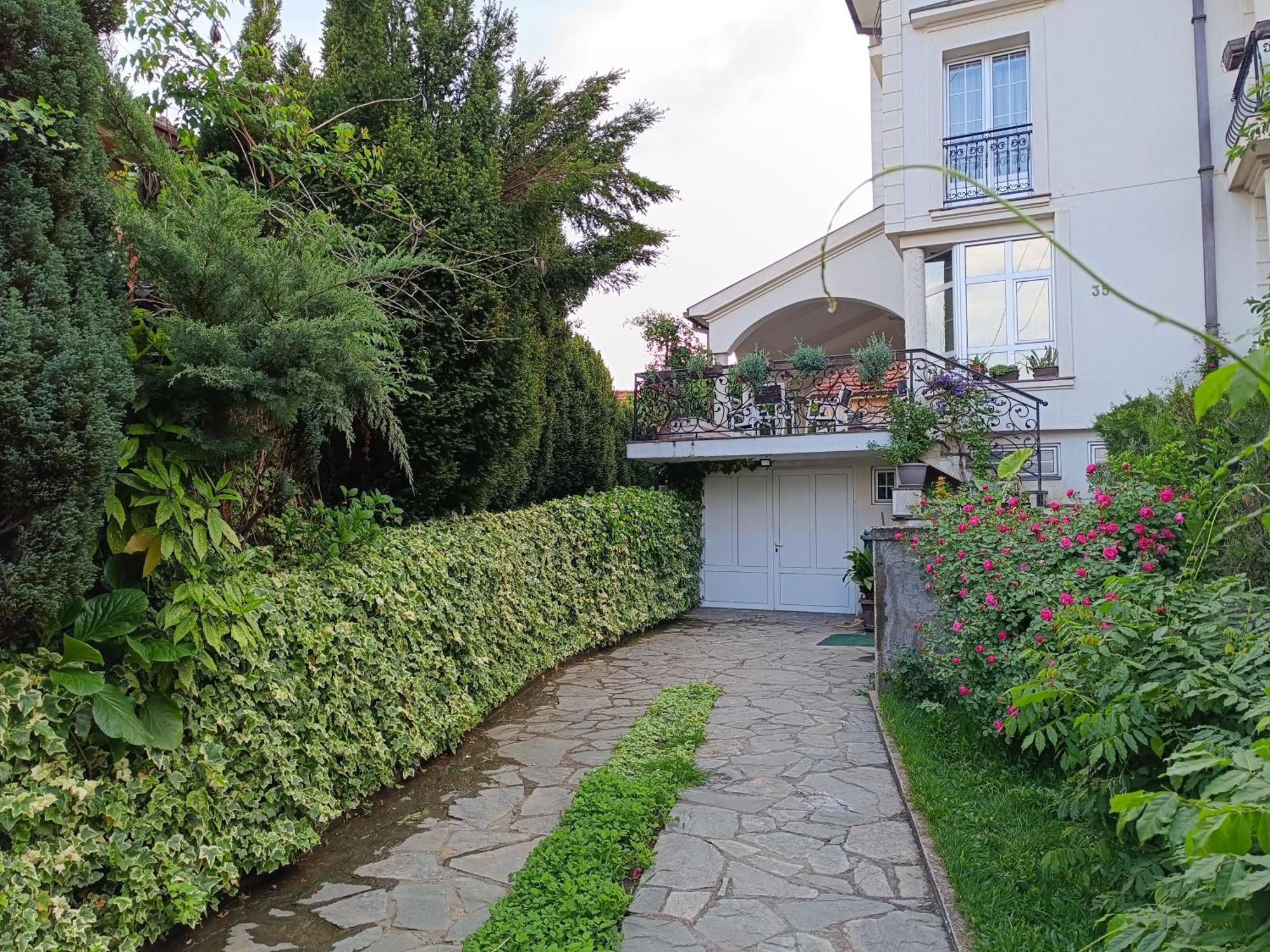Vila Sentic Вране Экстерьер фото